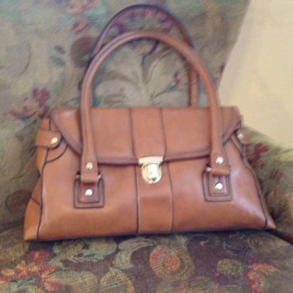 Liz Claiborne Handbags - Liz Claiborne faux leather cognac shoulder bag